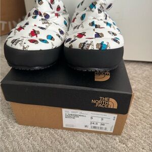 The North Face Kids White Printed Thermoball Booties